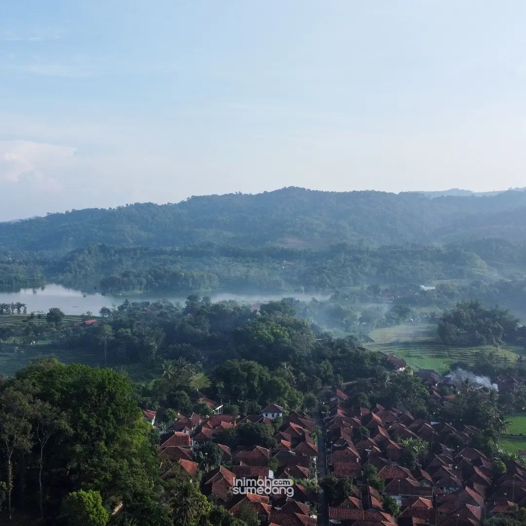 Sekilas Tentang Dayeuhluhur