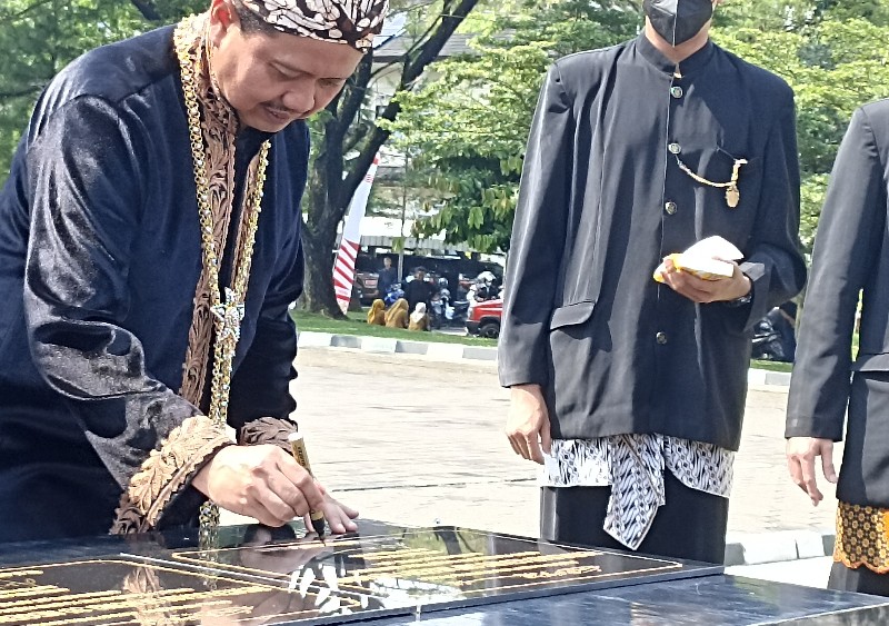 Sekilas Tentang Dayeuhluhur