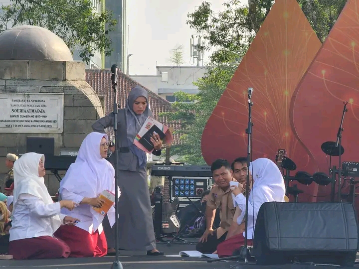 Sekilas Tentang Dayeuhluhur