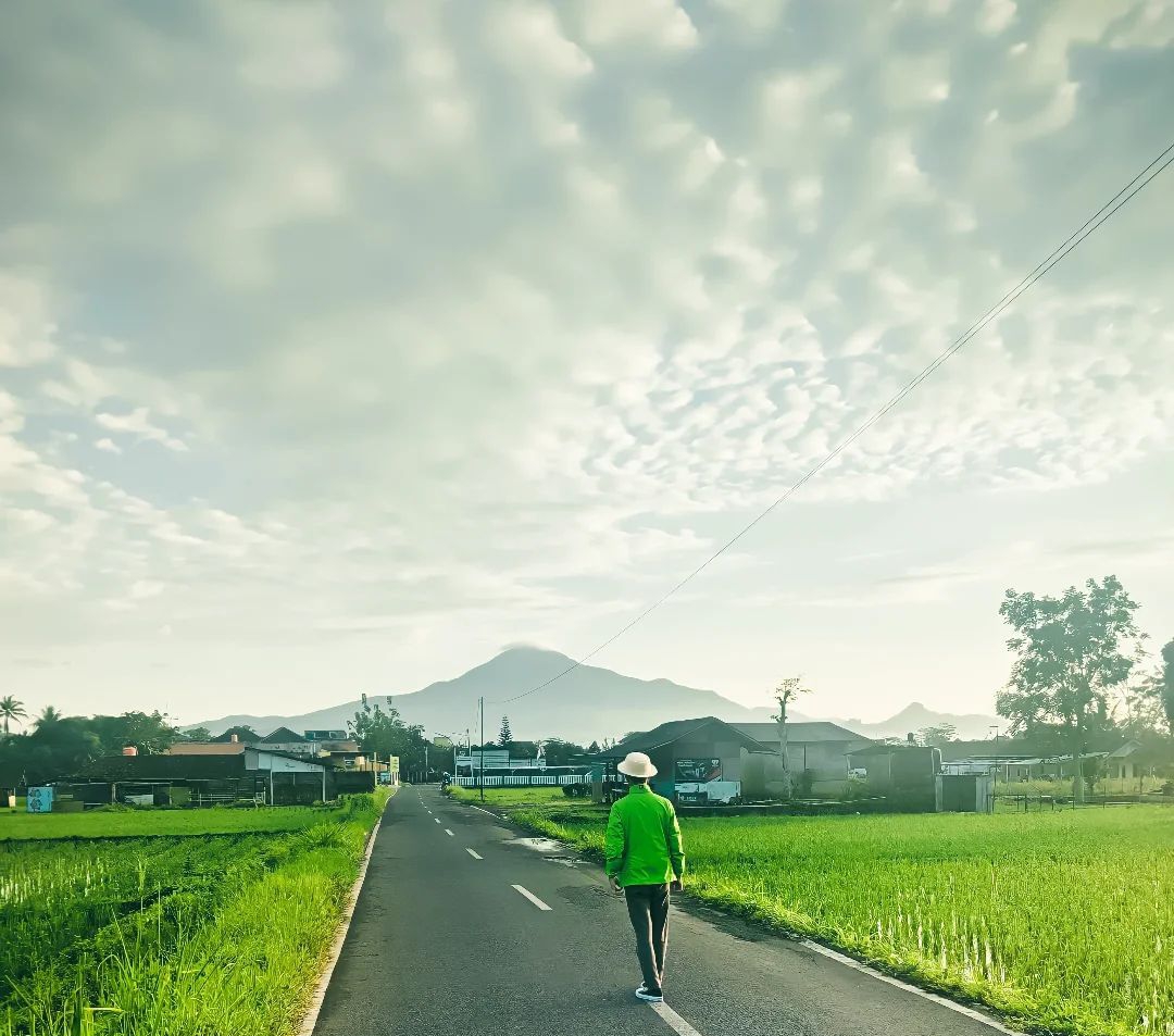 Sekilas Tentang Dayeuhluhur