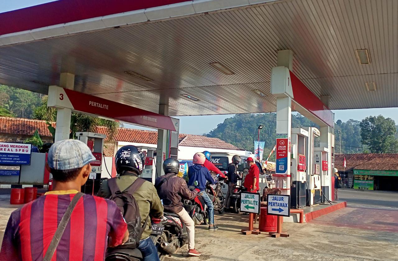 Sekilas Tentang Dayeuhluhur