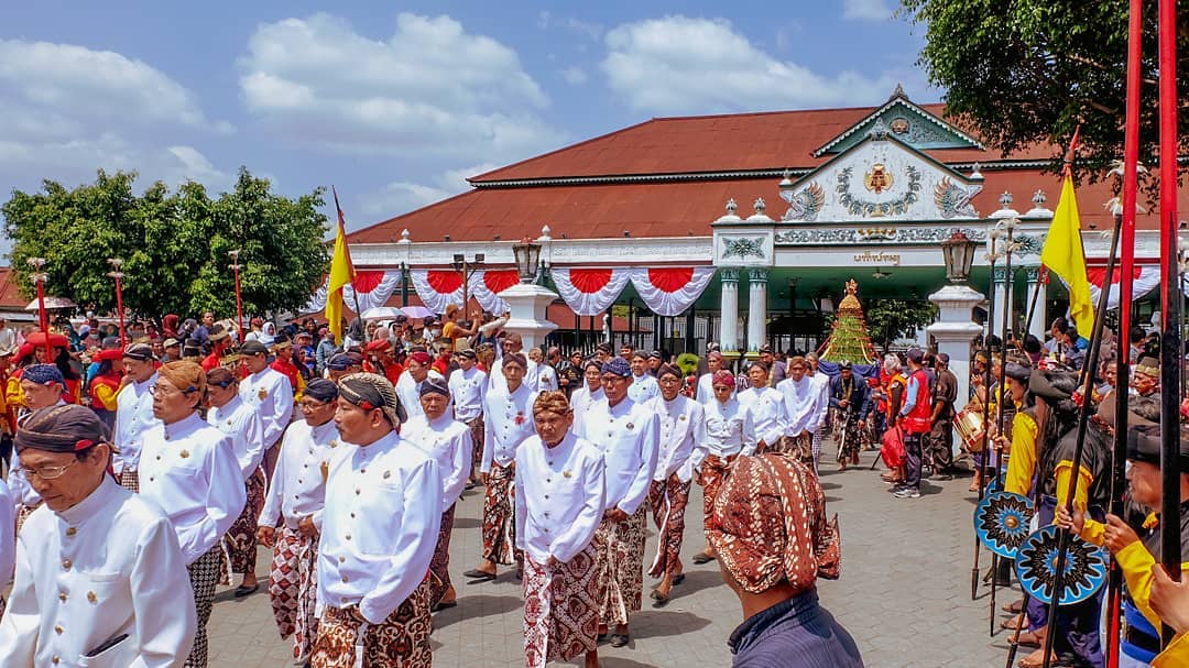 Sekilas Tentang Dayeuhluhur