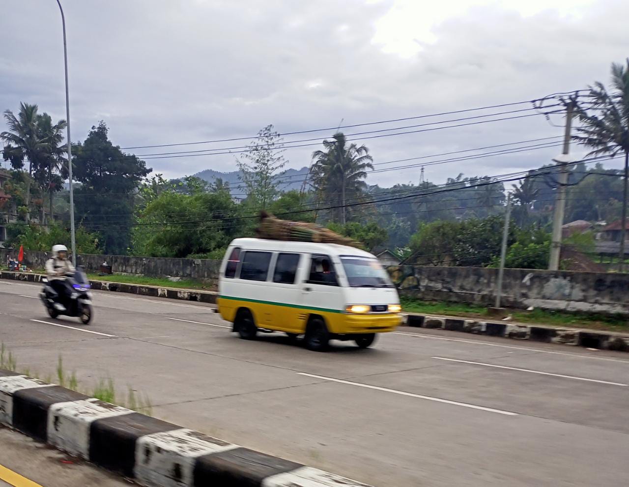 Sekilas Tentang Dayeuhluhur