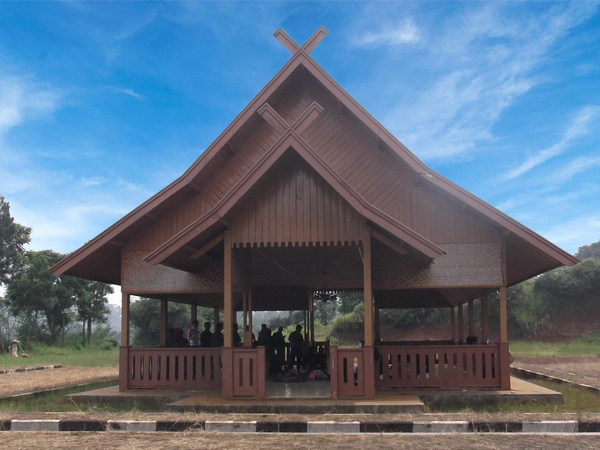 Sekilas Tentang Dayeuhluhur