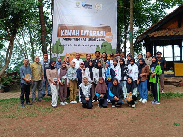 Sekilas Tentang Dayeuhluhur