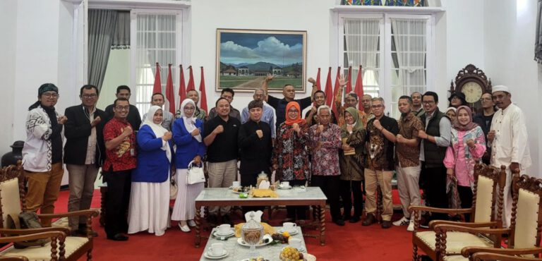 Sekilas Tentang Dayeuhluhur