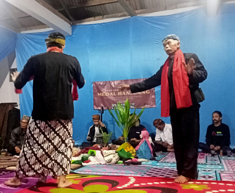 Sekilas Tentang Dayeuhluhur