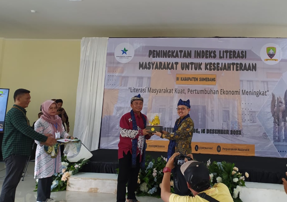 Sekilas Tentang Dayeuhluhur