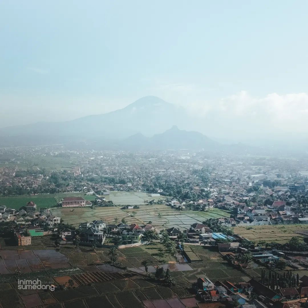 Sekilas Tentang Dayeuhluhur