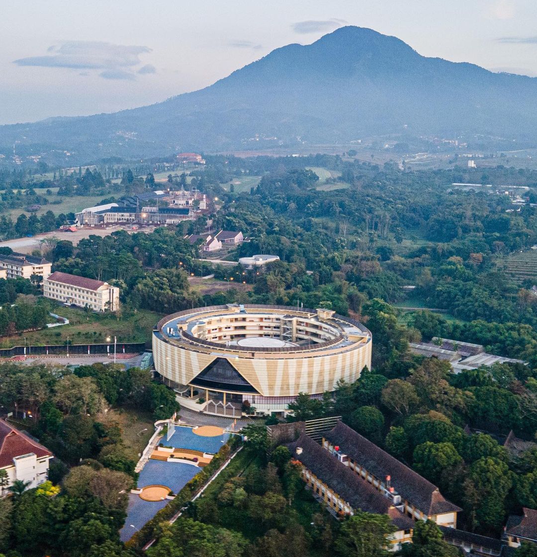 Sekilas Tentang Dayeuhluhur