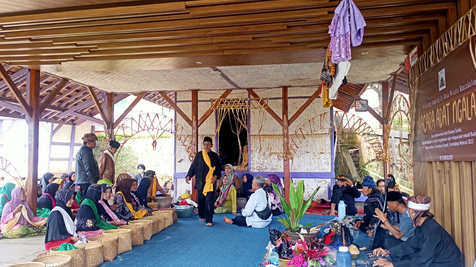Sekilas Tentang Dayeuhluhur
