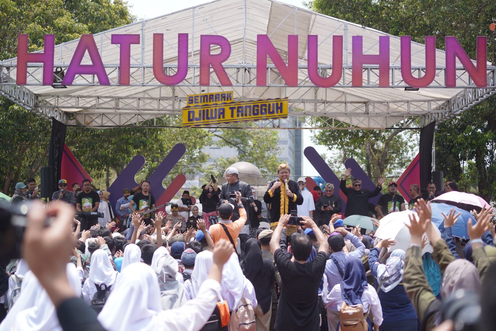 Sekilas Tentang Dayeuhluhur
