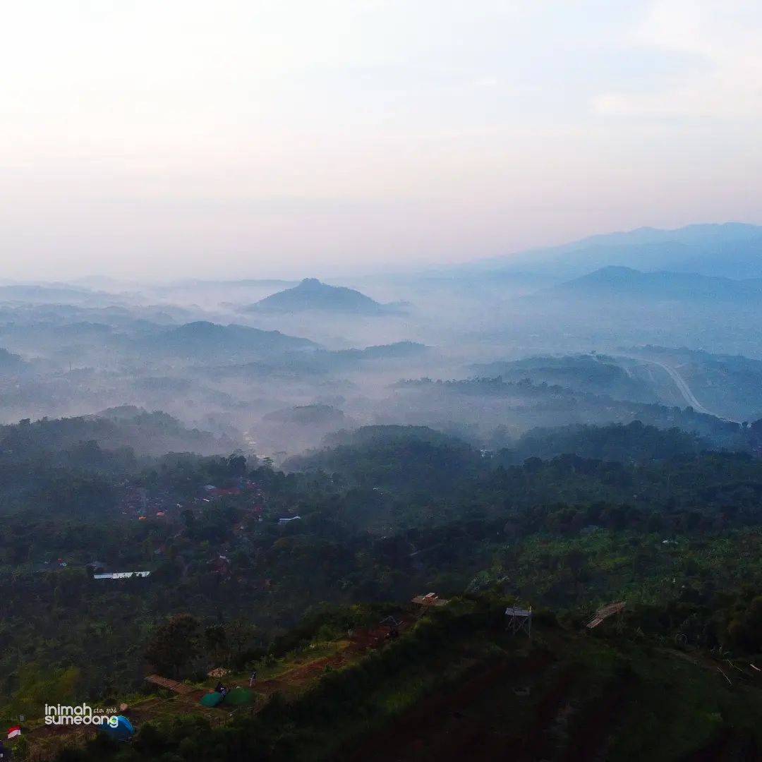 Sekilas Tentang Dayeuhluhur