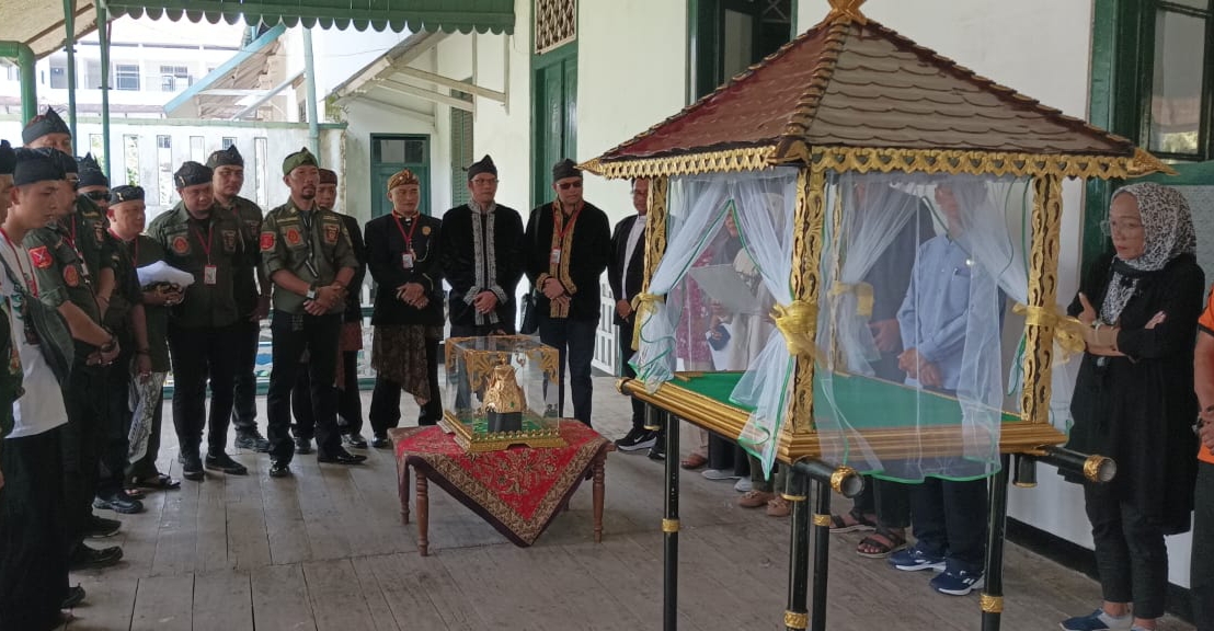 Sekilas Tentang Dayeuhluhur