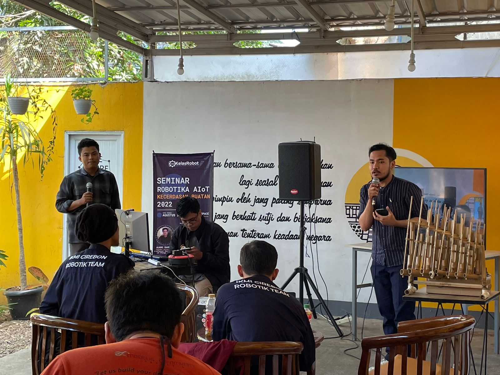 Sekilas Tentang Dayeuhluhur