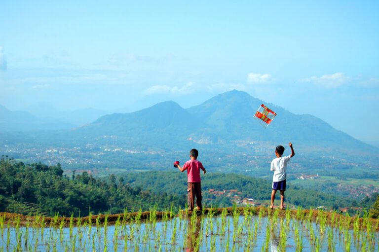 Sekilas Tentang Dayeuhluhur