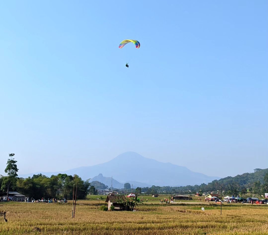 Sekilas Tentang Dayeuhluhur