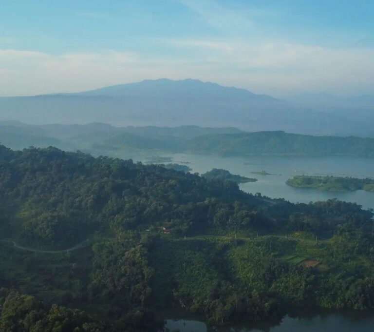 Sekilas Tentang Dayeuhluhur