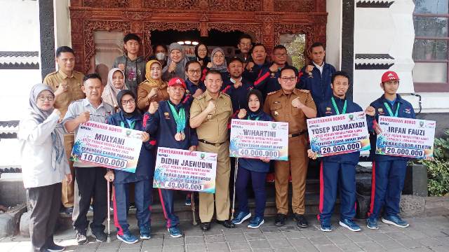Sekilas Tentang Dayeuhluhur