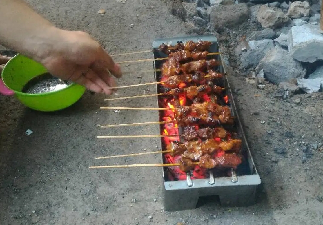 Sekilas Tentang Dayeuhluhur