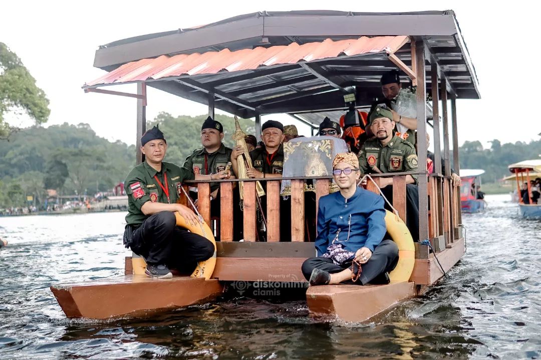 Sekilas Tentang Dayeuhluhur