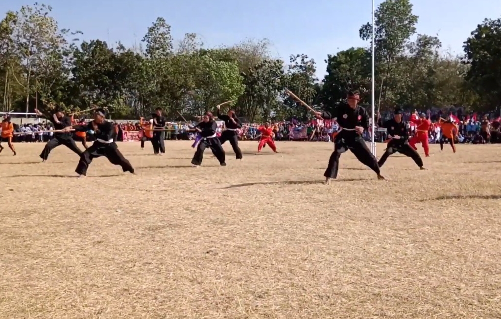 Sekilas Tentang Dayeuhluhur