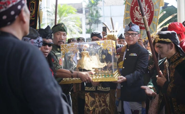 Sekilas Tentang Dayeuhluhur