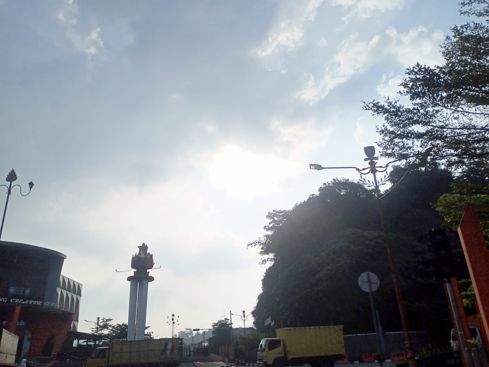 Sekilas Tentang Dayeuhluhur