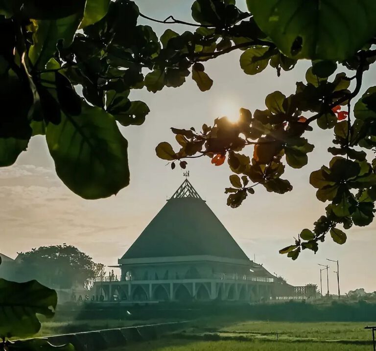 Sekilas Tentang Dayeuhluhur