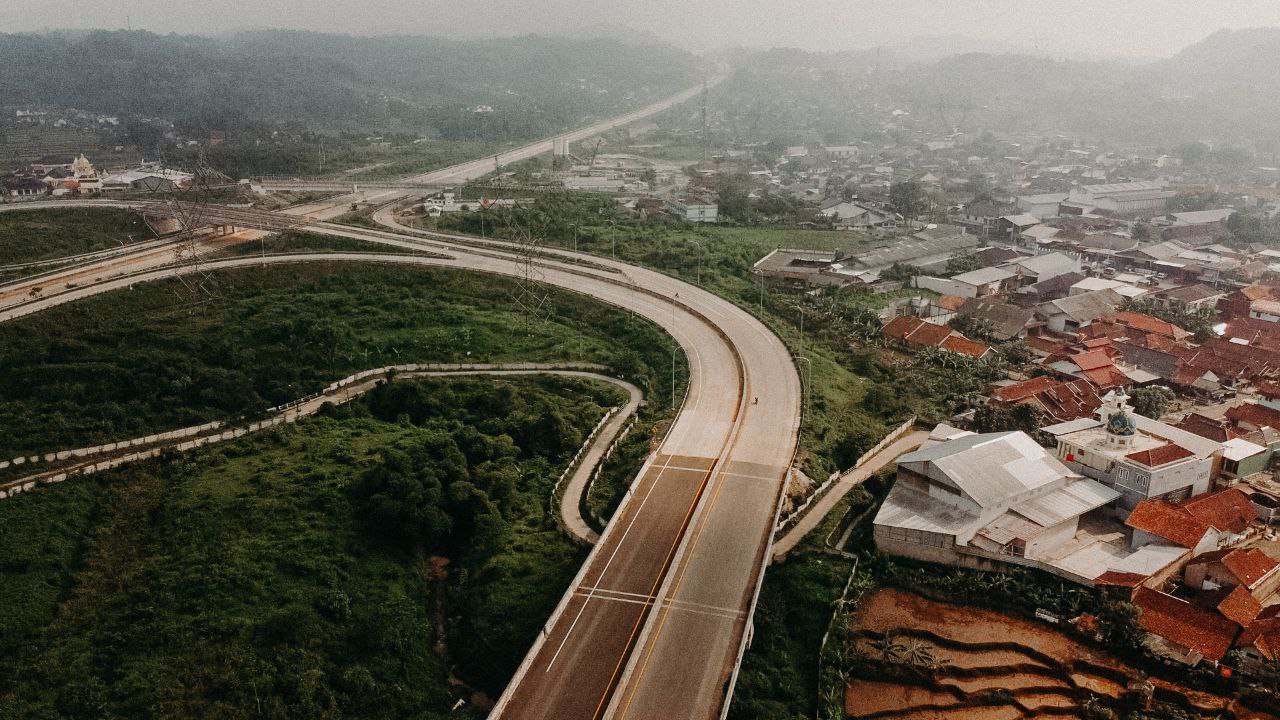 Sekilas Tentang Dayeuhluhur