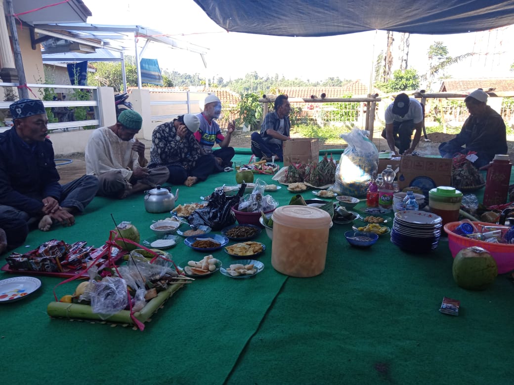 Sekilas Tentang Dayeuhluhur