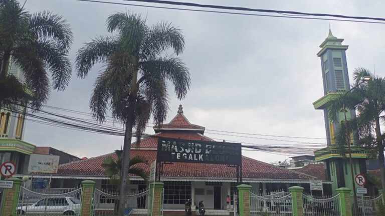 Sekilas Tentang Dayeuhluhur