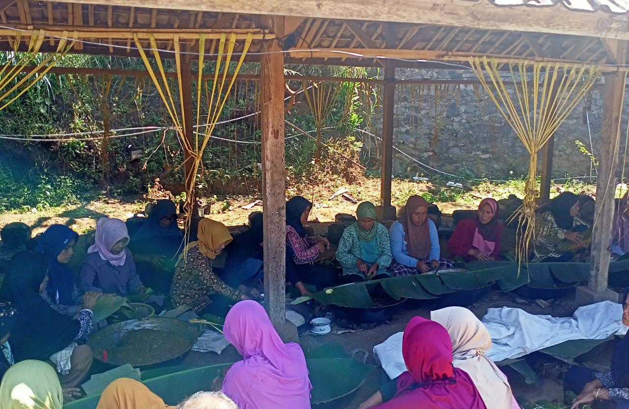 Sekilas Tentang Dayeuhluhur