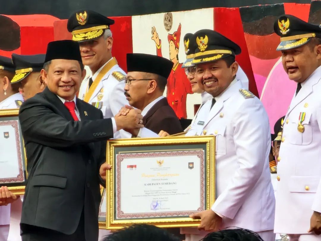 Sekilas Tentang Dayeuhluhur