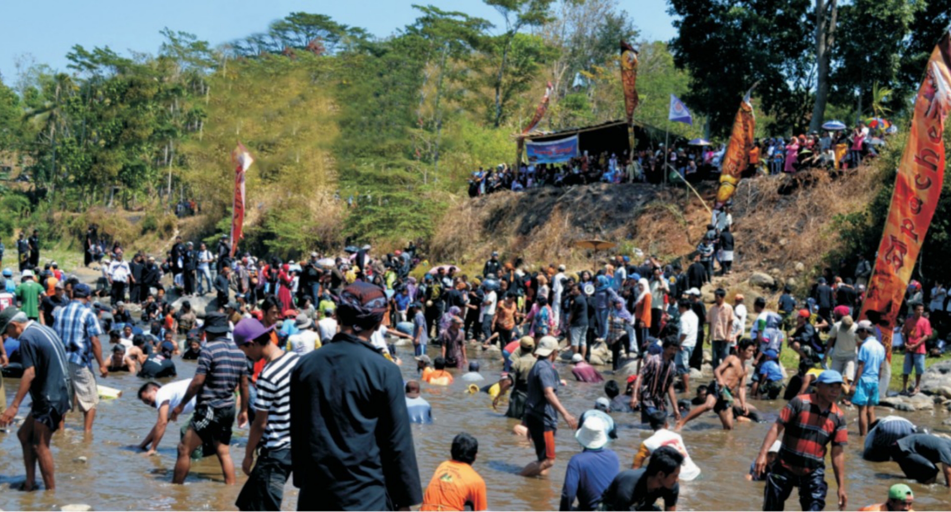 Sekilas Tentang Dayeuhluhur