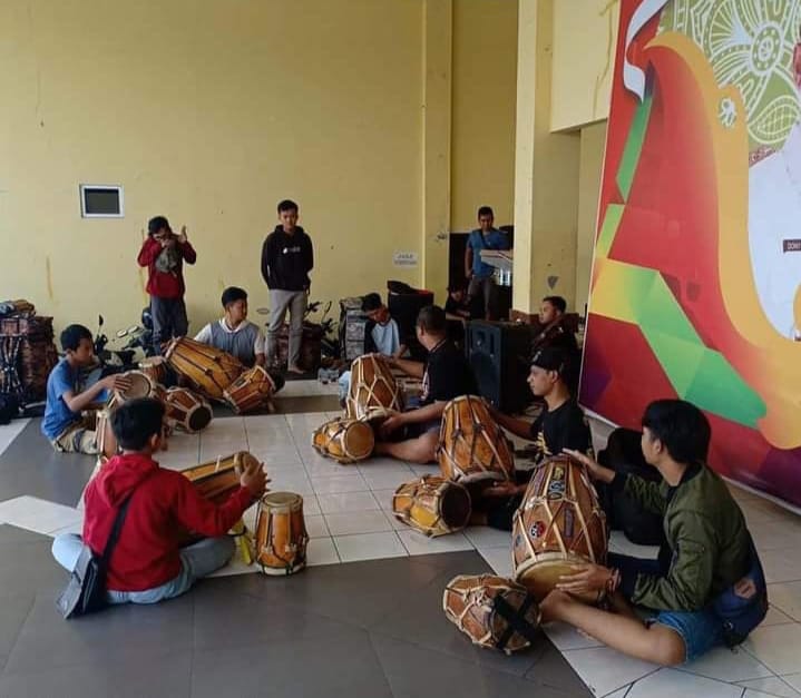 Sekilas Tentang Dayeuhluhur