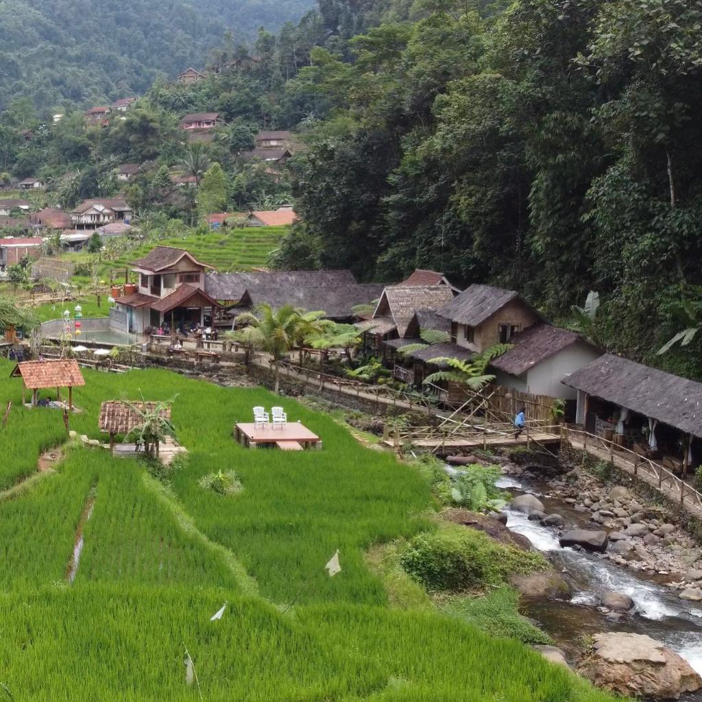 Sekilas Tentang Dayeuhluhur