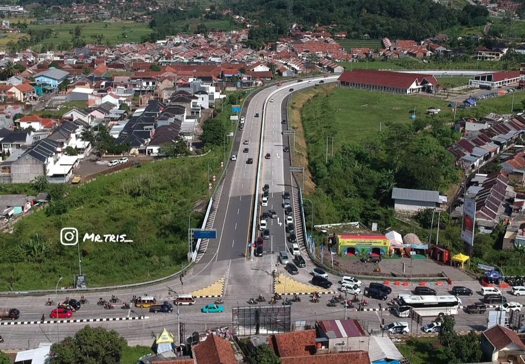 Sekilas Tentang Dayeuhluhur