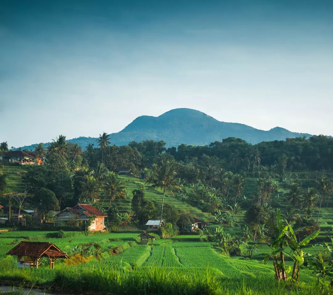 Sekilas Tentang Dayeuhluhur