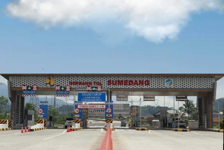 Sekilas Tentang Dayeuhluhur
