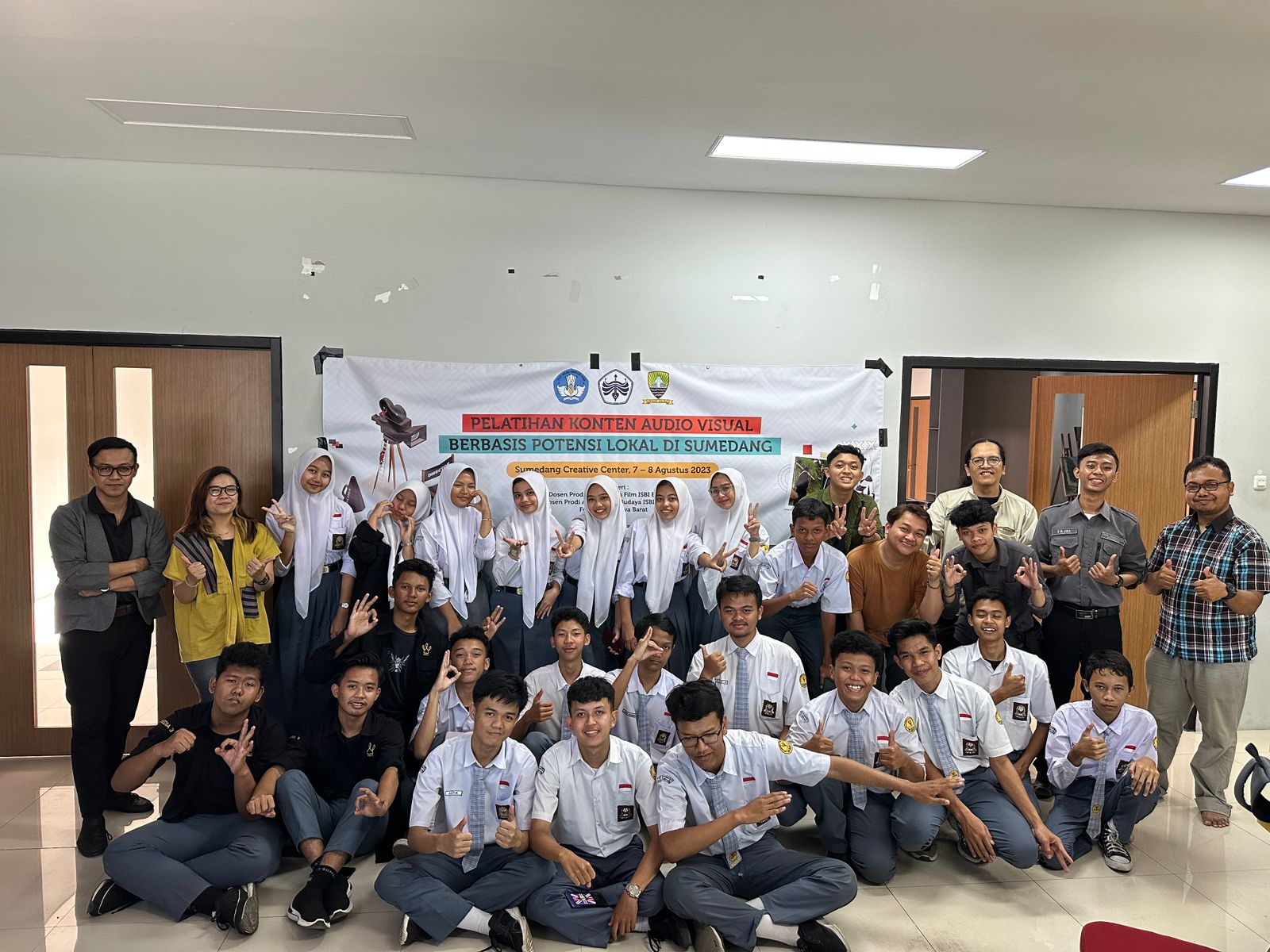 Sekilas Tentang Dayeuhluhur