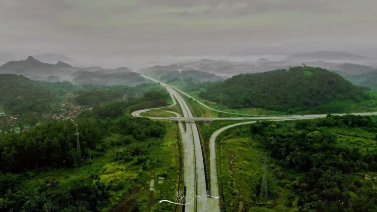 Sekilas Tentang Dayeuhluhur