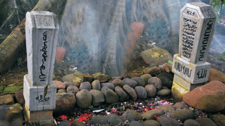 Sekilas Tentang Dayeuhluhur