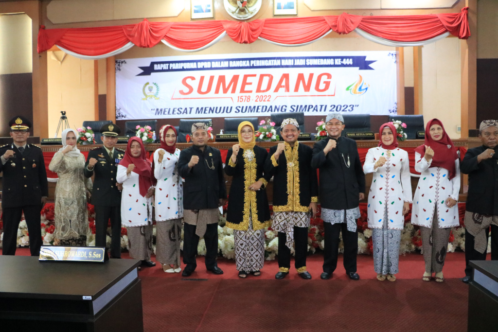 Sekilas Tentang Dayeuhluhur