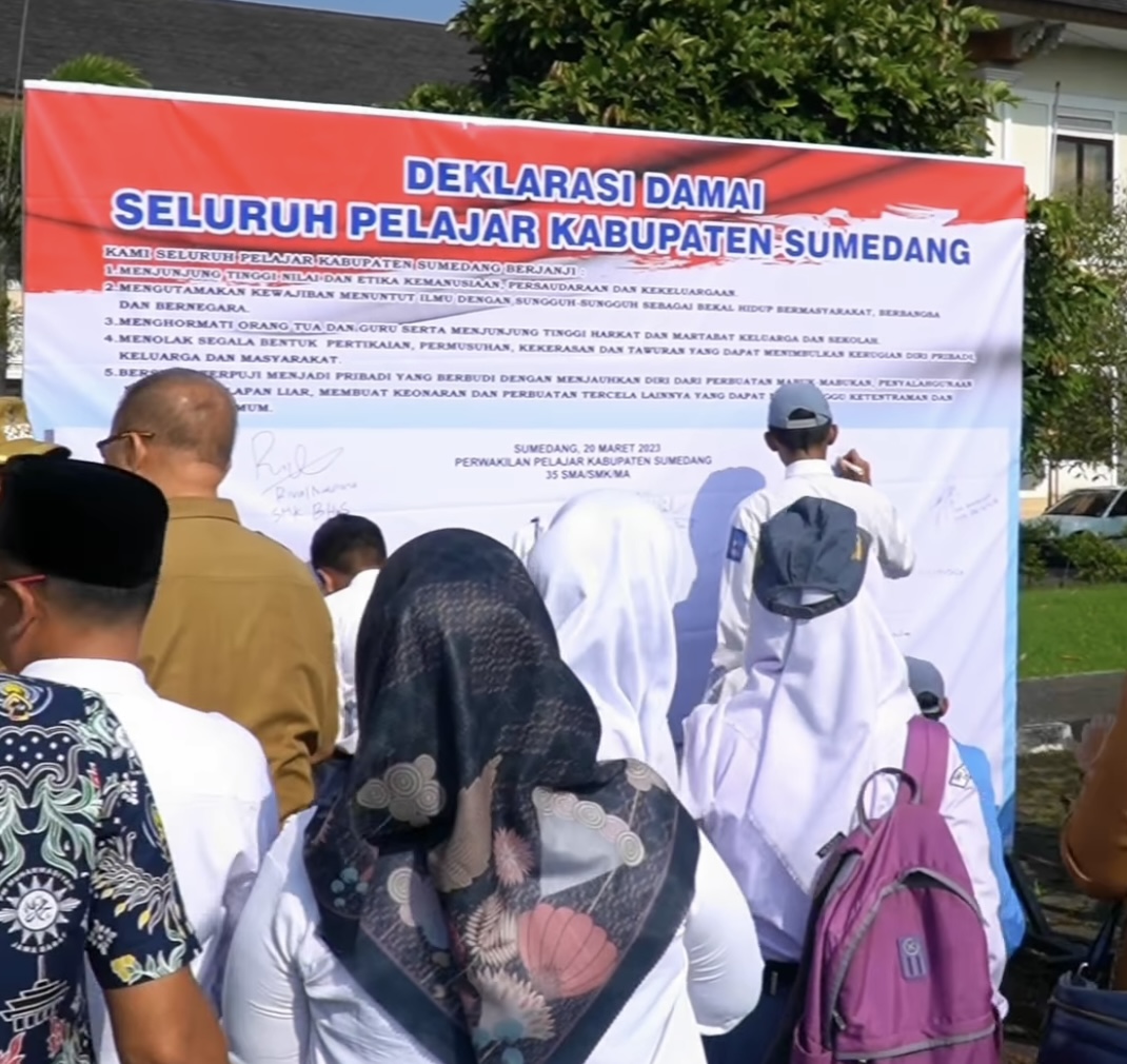 Sekilas Tentang Dayeuhluhur