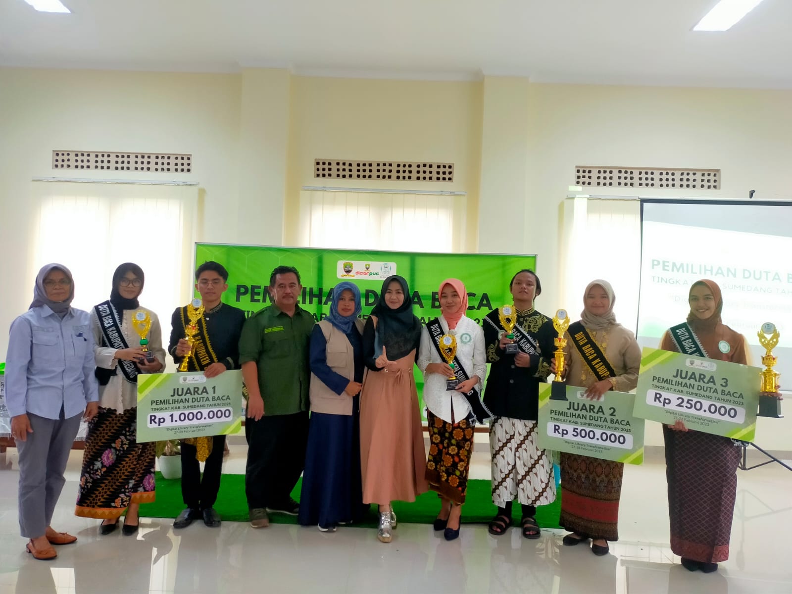 Sekilas Tentang Dayeuhluhur