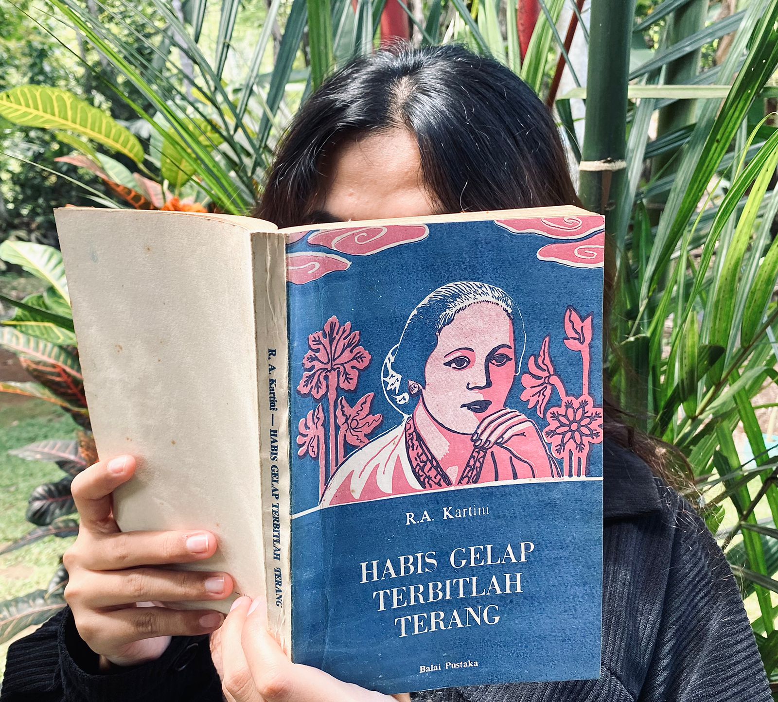 Sekilas Tentang Dayeuhluhur