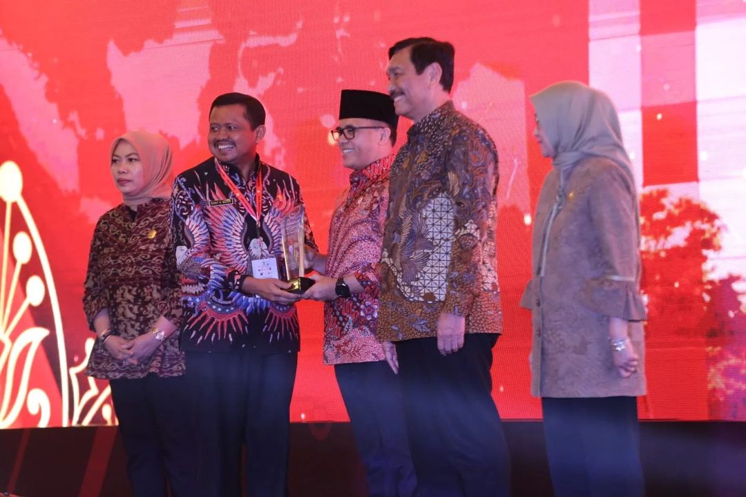 Sekilas Tentang Dayeuhluhur