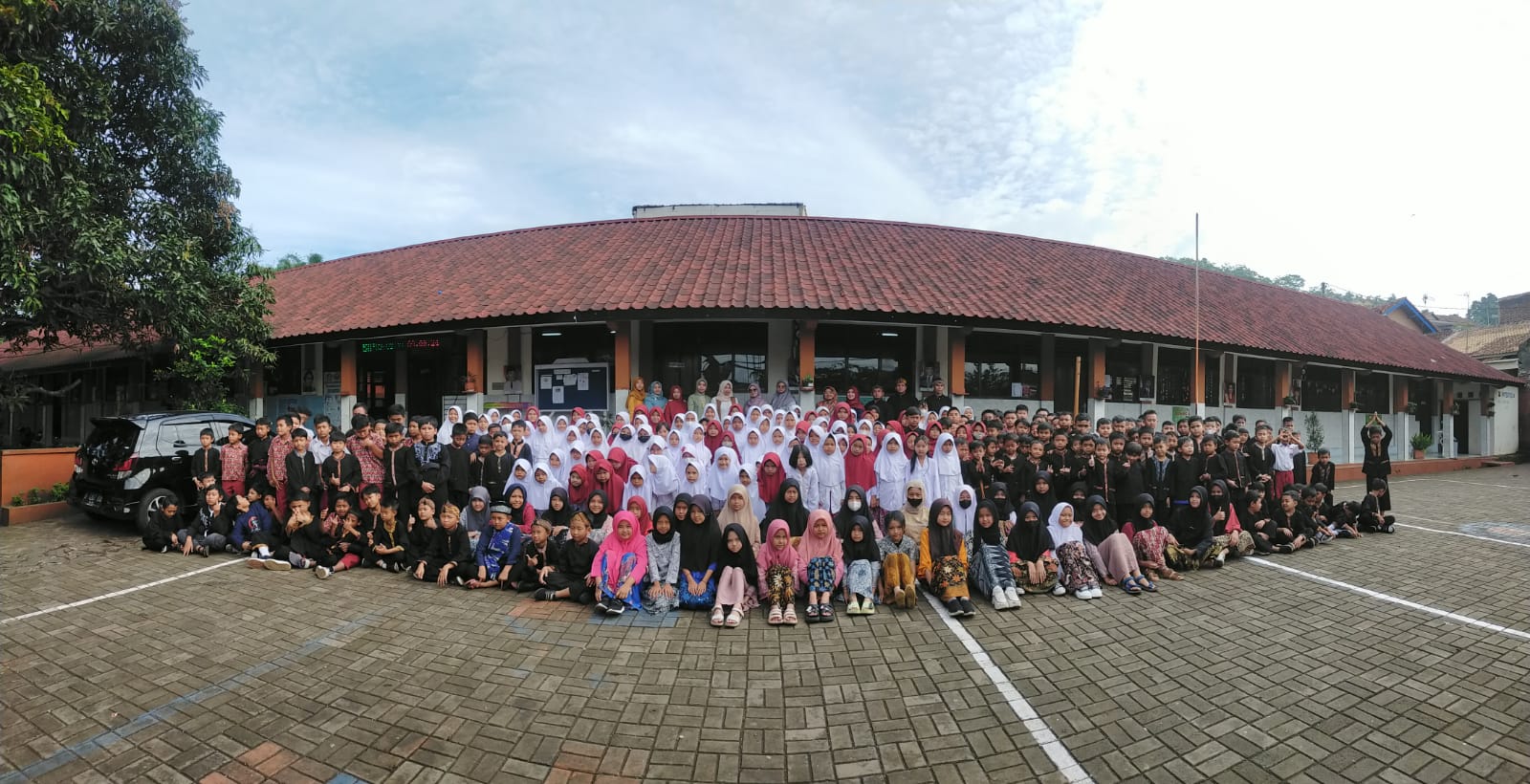 Sekilas Tentang Dayeuhluhur
