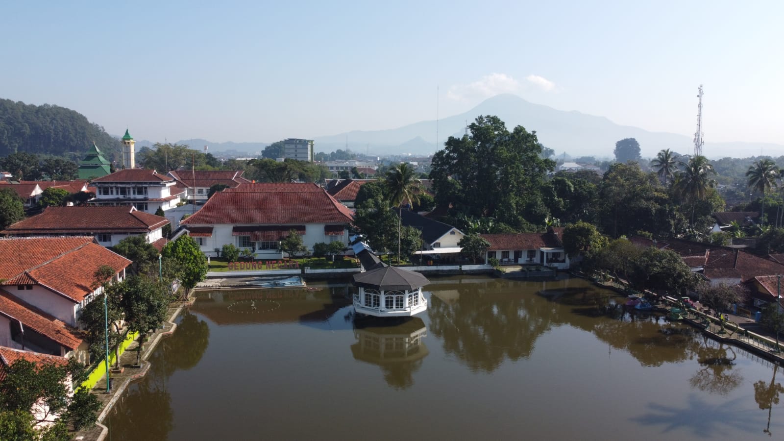 Sekilas Tentang Dayeuhluhur